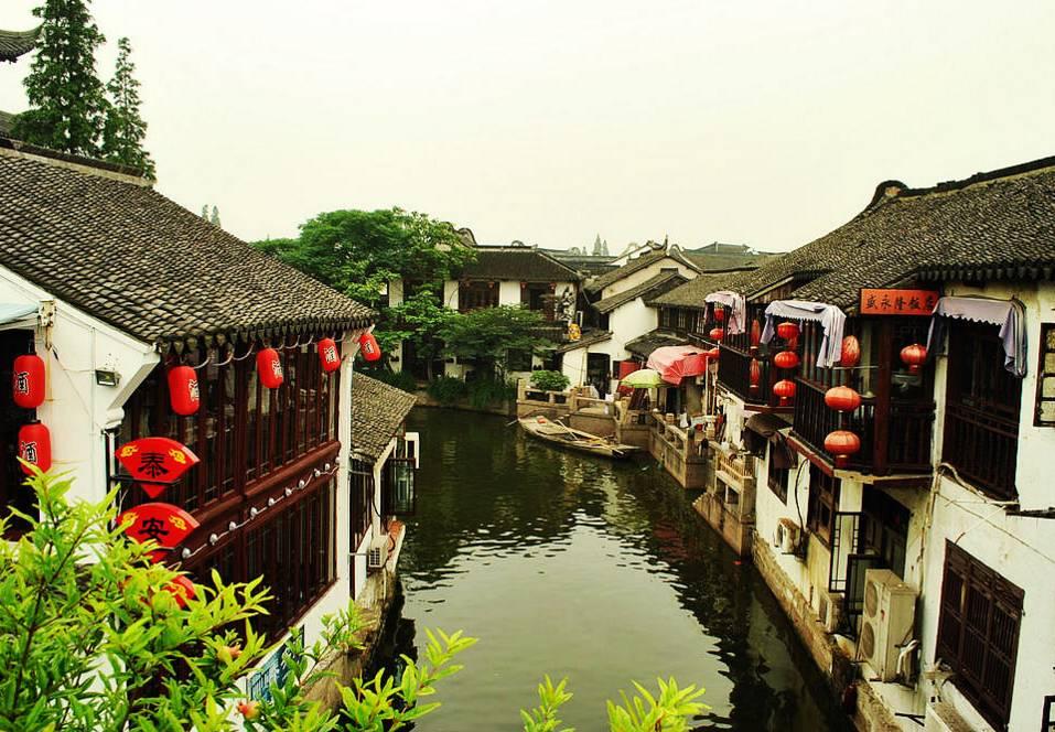新生儿经常手脚乱蹬,憋气发力,怎么回事?,解答您的疑惑